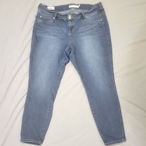 Torrid Denim Tri-Button Jegging